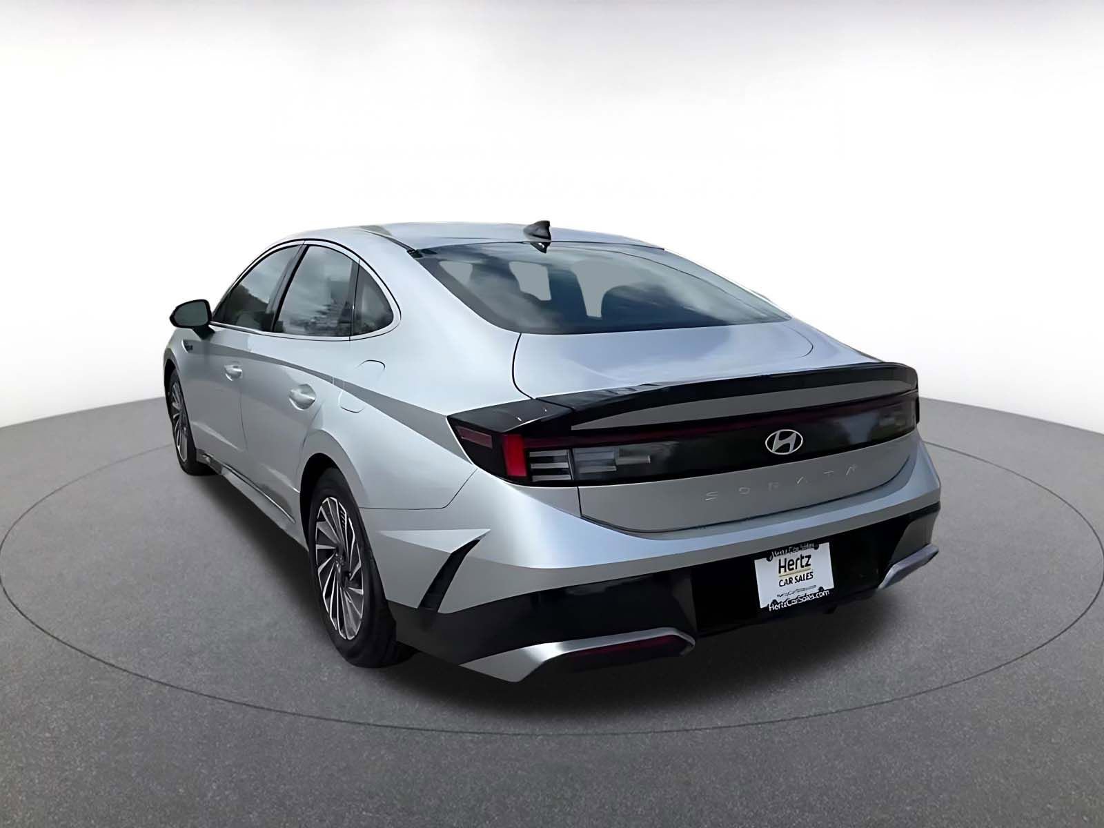 Used 2025 Hyundai Sonata SEL FWD image 4