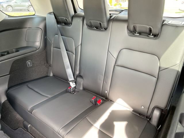 Used 2025 Nissan Pathfinder SL AWD/4WD image 13