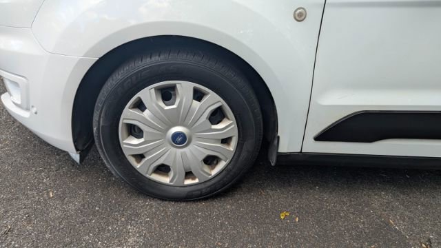 Used 2020 Ford Transit Connect XLT image 9