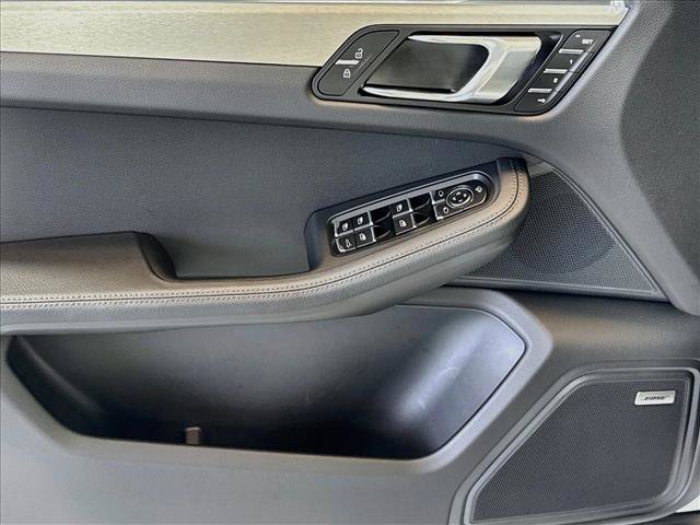 Certified 2026 Porsche Macan AWD/4WD image 11