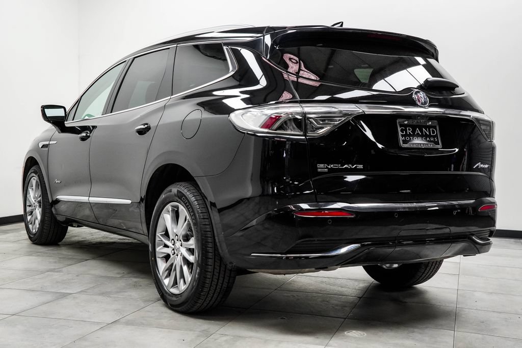 Used 2023 Buick Enclave Avenir w/ Avenir Technology Package AWD/4WD image 12