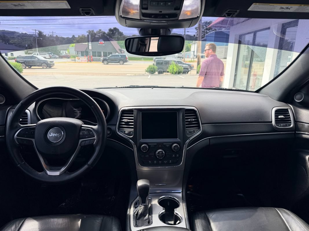 Used 2018 Jeep Grand Cherokee Limited AWD/4WD image 18