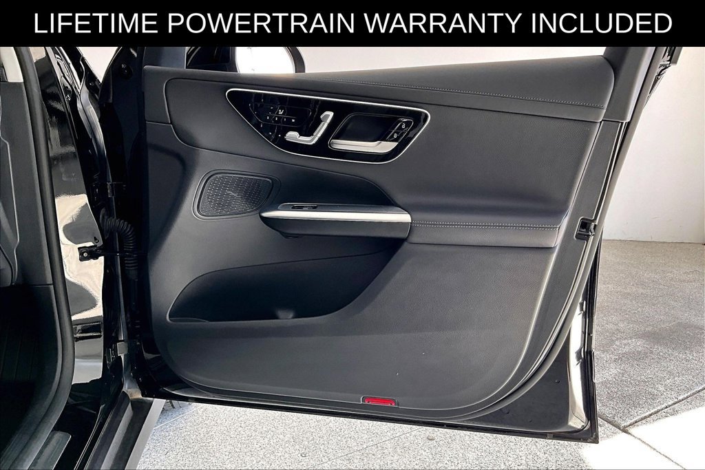 Used 2025 Mercedes-Benz GLC 350e 4MATIC image 23