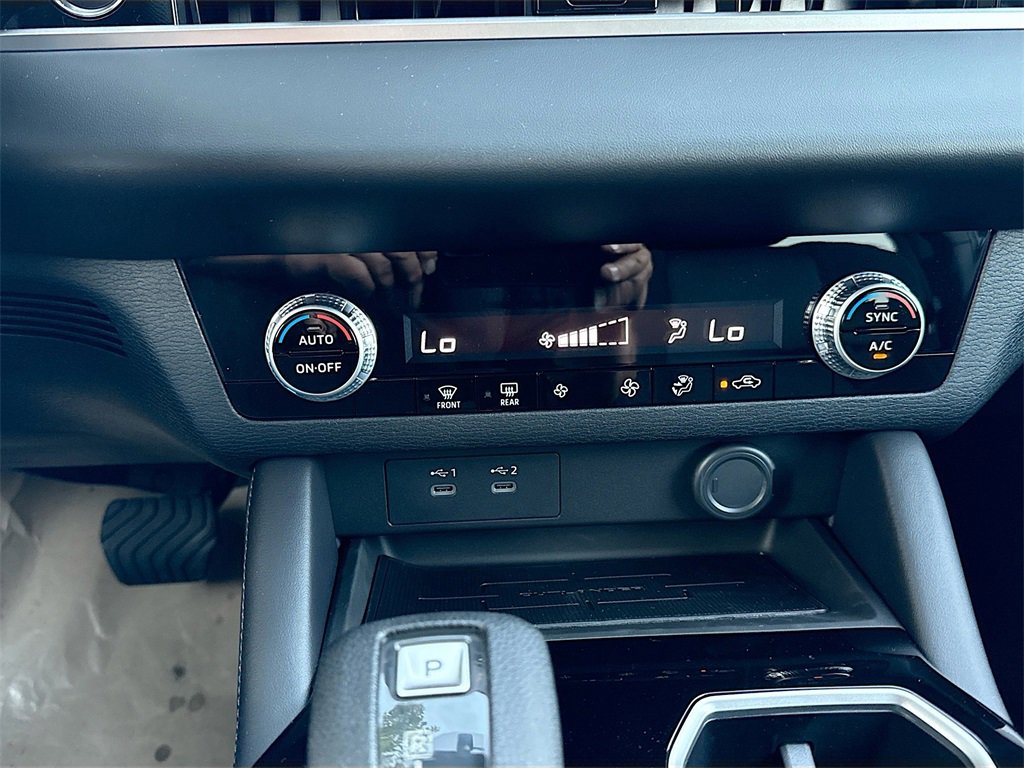 New 2026 Mitsubishi Outlander ES image 16