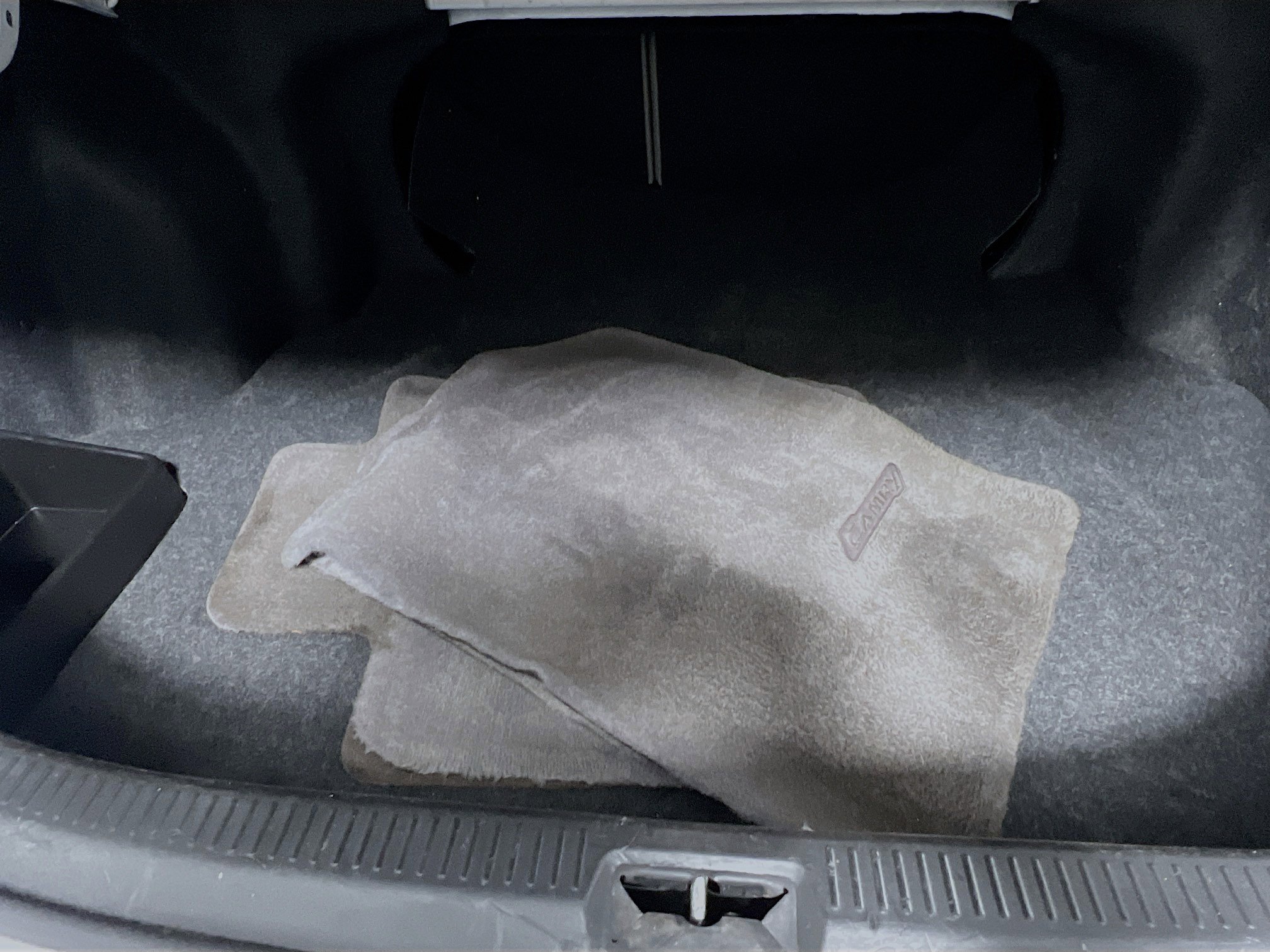 Used 2011 Toyota Camry LE image 32