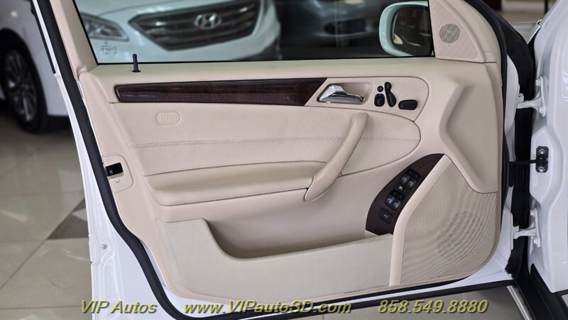Used 2007 Mercedes-Benz C 350 Sedan image 11