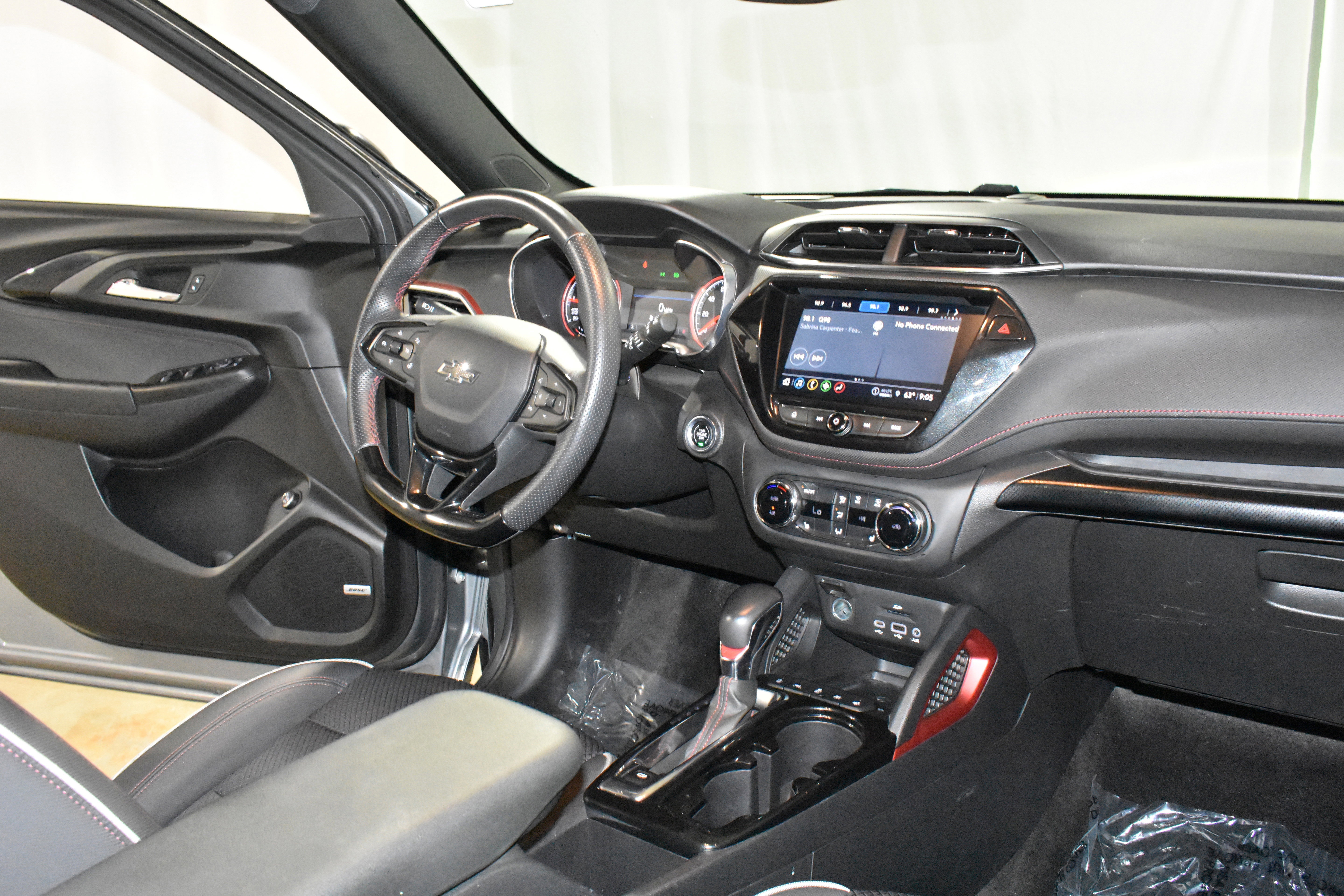 Used 2023 Chevrolet TrailBlazer RS w/ Sun and Liftgate Package FWD image 33