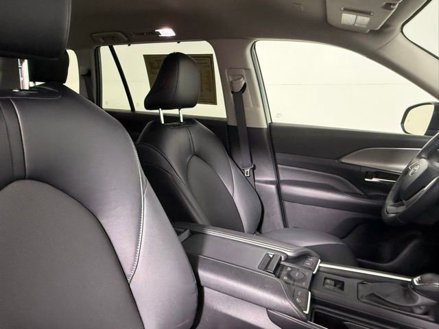 Used 2024 Toyota Grand Highlander XLE AWD/4WD image 51