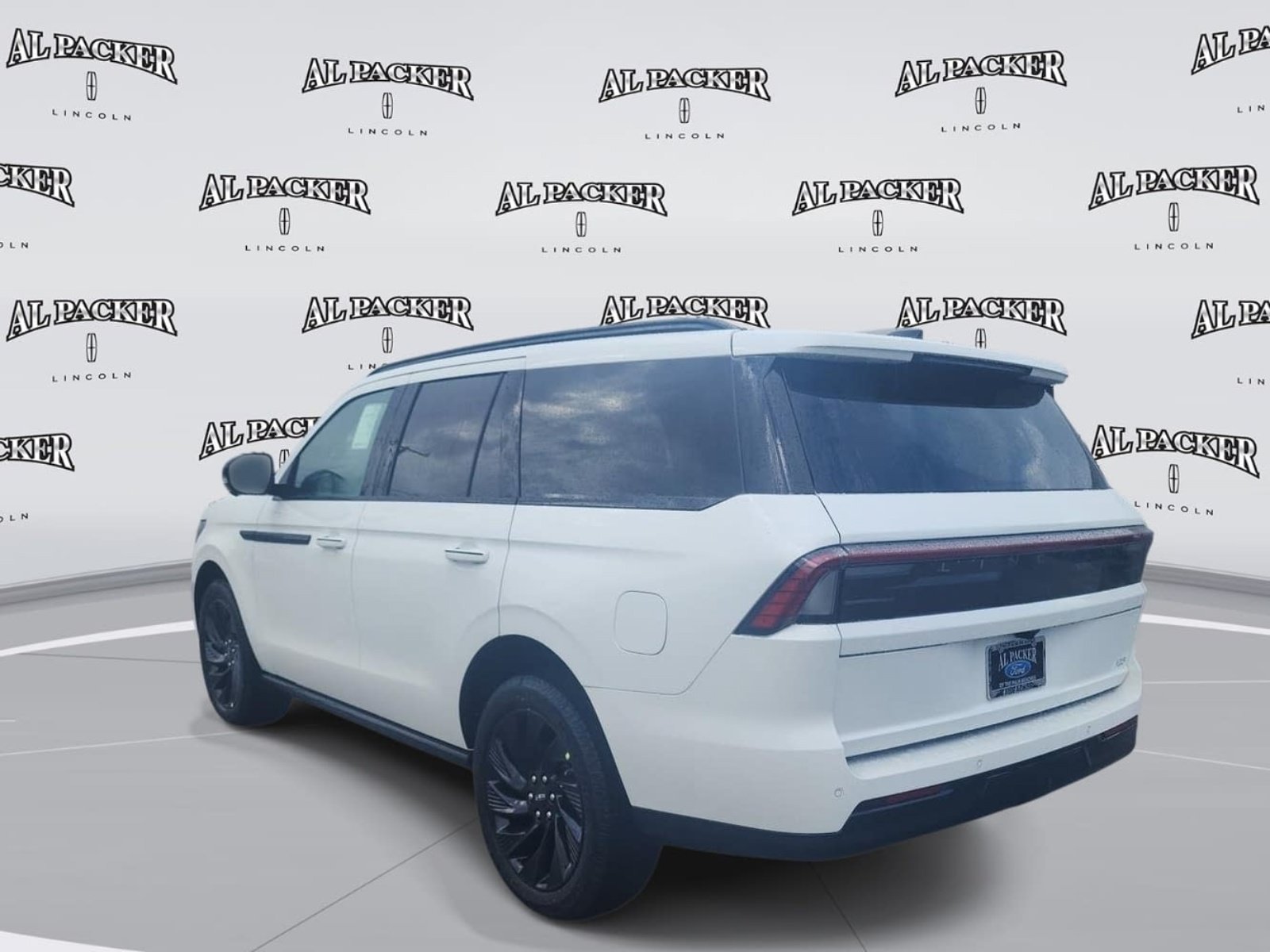 New 2027 Lincoln Navigator Reserve w/ Jet Appearance Package AWD/4WD image 3