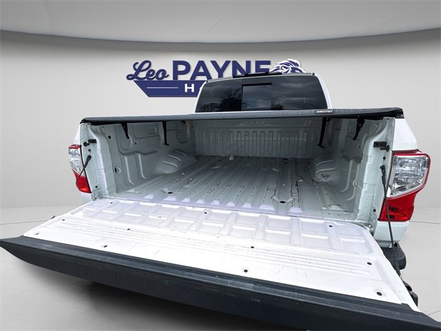 Used 2023 Nissan Titan SV image 7