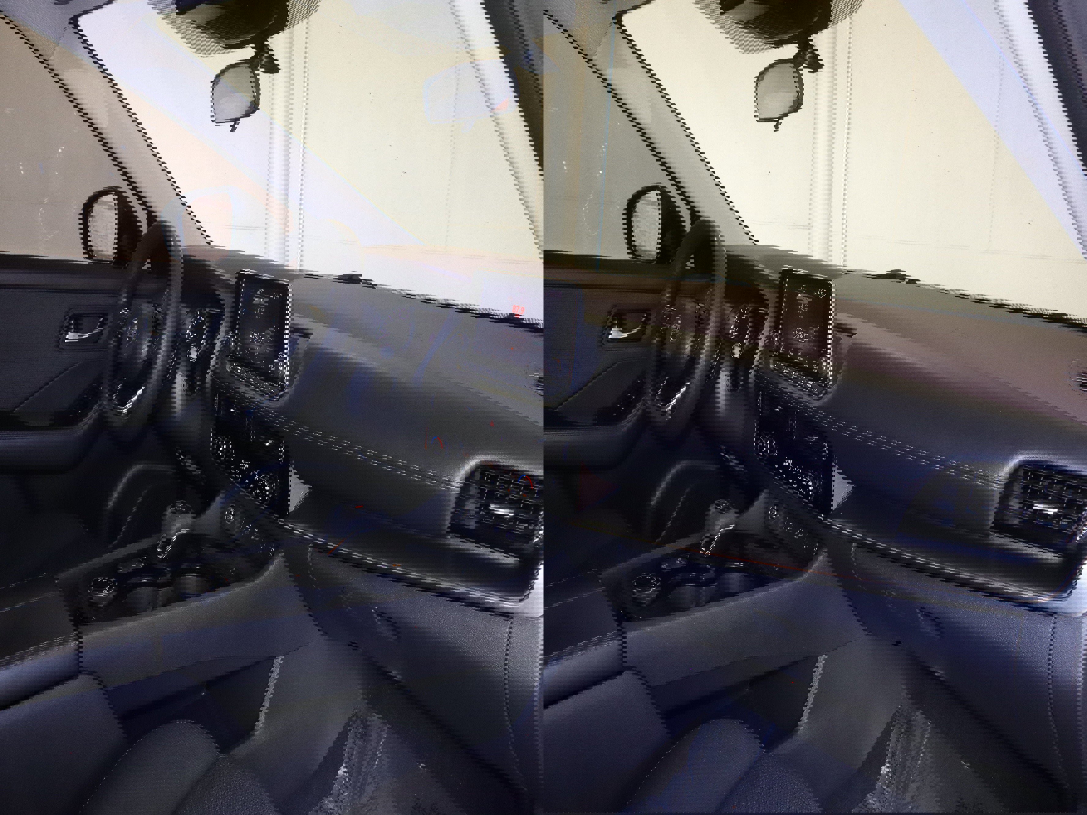 Used 2021 Nissan Rogue SV image 37