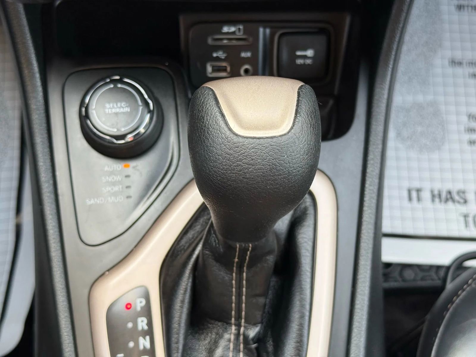 Used 2017 Jeep Cherokee Latitude w/ True North Edition image 34