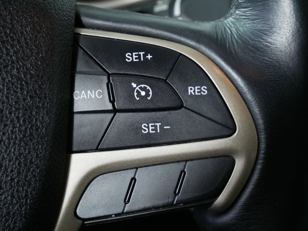 Used 2016 Jeep Cherokee Limited image 26