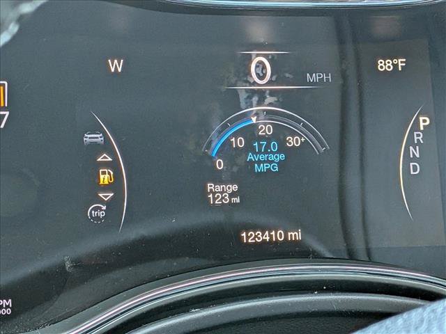 Used 2018 Jeep Grand Cherokee Altitude RWD image 4