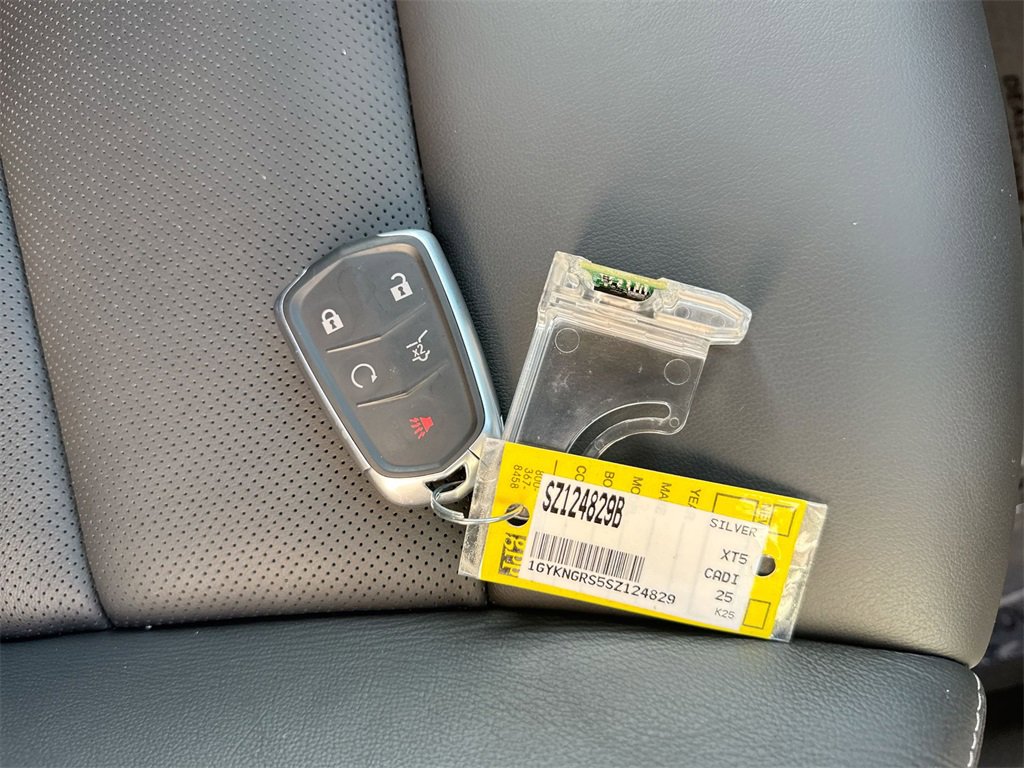 Used 2025 Cadillac XT5 Sportv w/ LPO, Floor Liner Package image 36