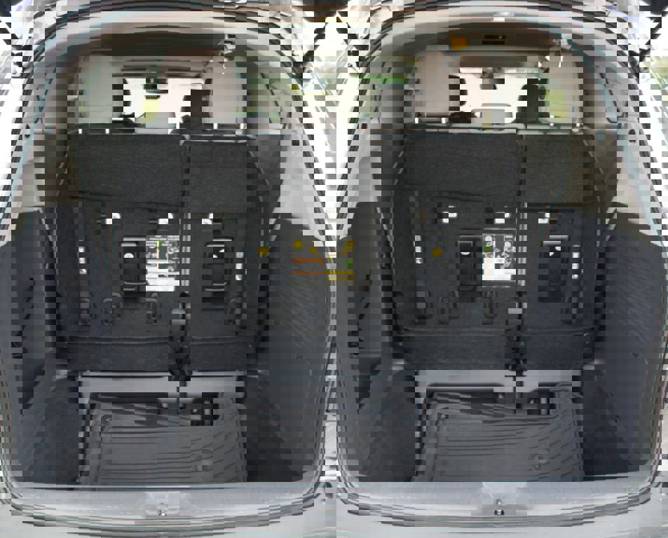 Used 2024 Toyota Sienna LE image 17