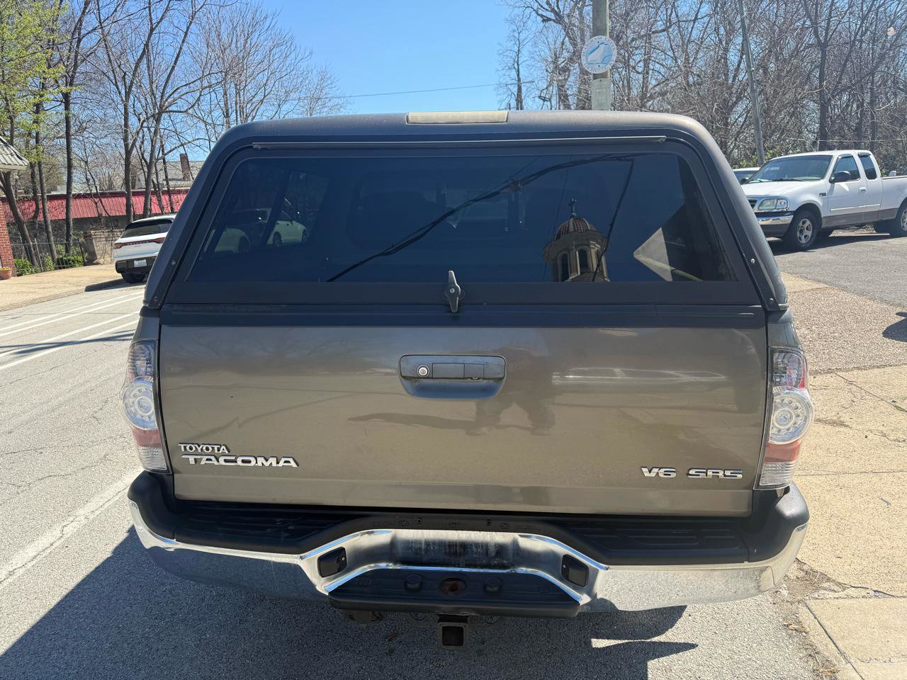 Used 2012 Toyota Tacoma 4x4 Double Cab w/ SR5 Pkg image 4