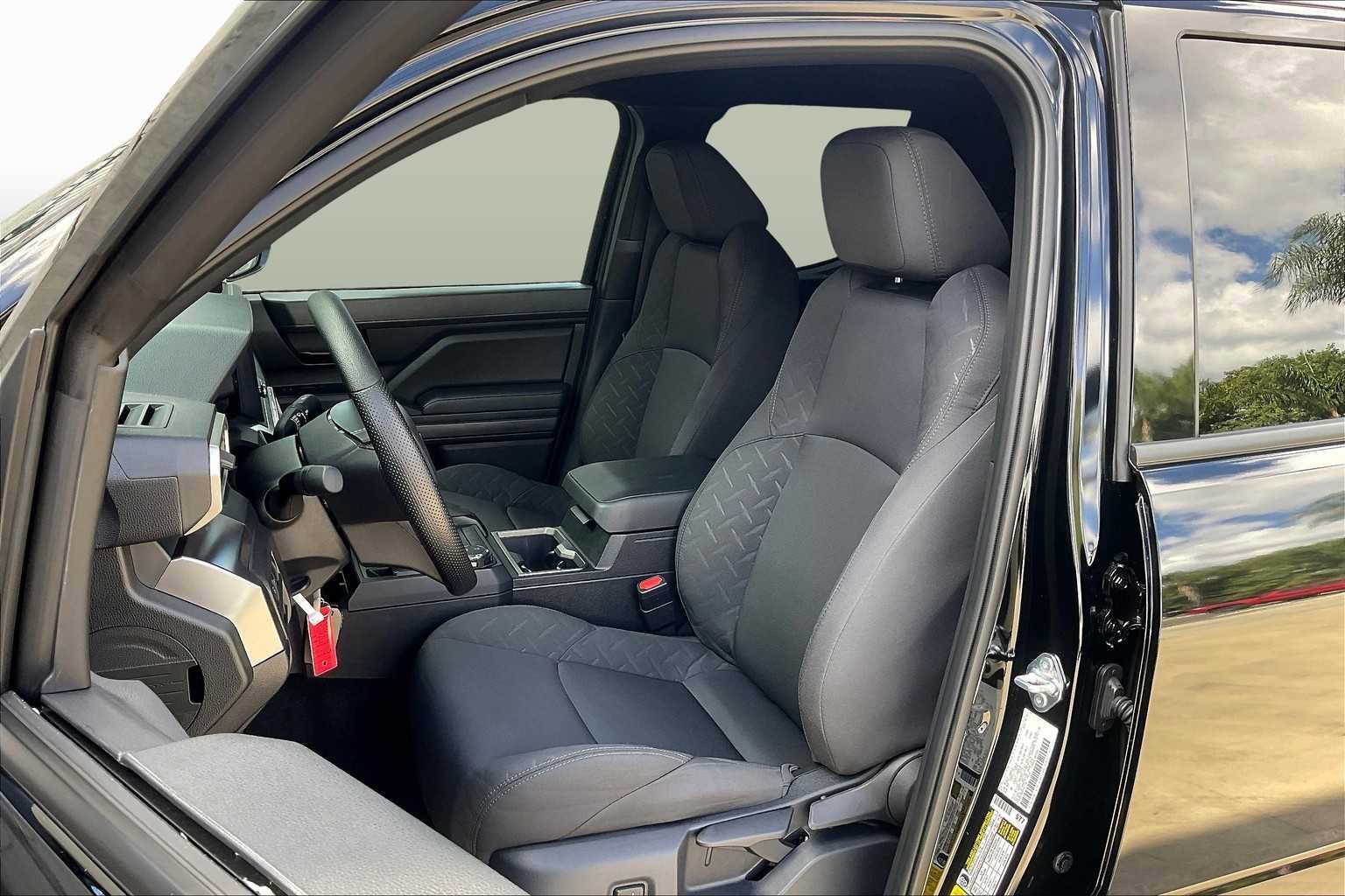 Used 2025 Toyota Tacoma SR5 image 7