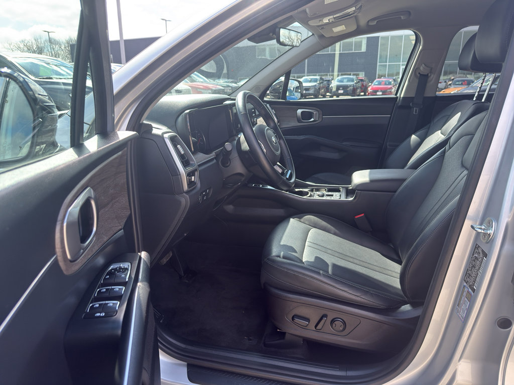 Used 2021 Kia Sorento EX image 12