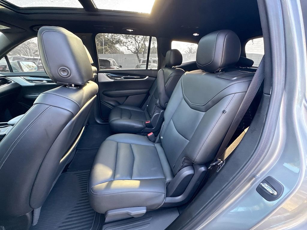 Used 2023 Cadillac XT6 Premium Luxury w/ Technology Package FWD image 27