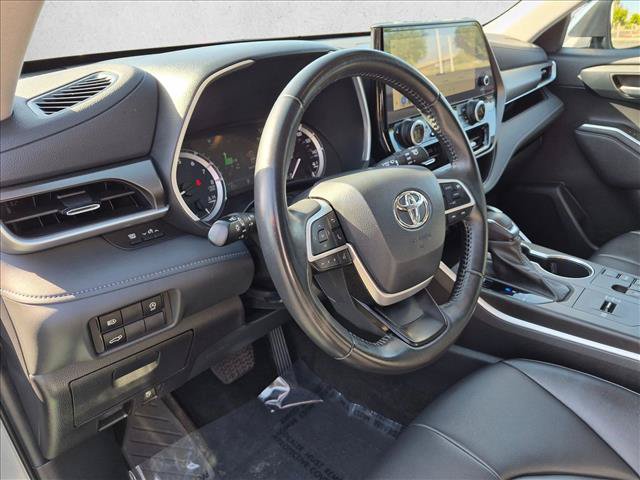 Used 2023 Toyota Highlander XLE FWD image 10