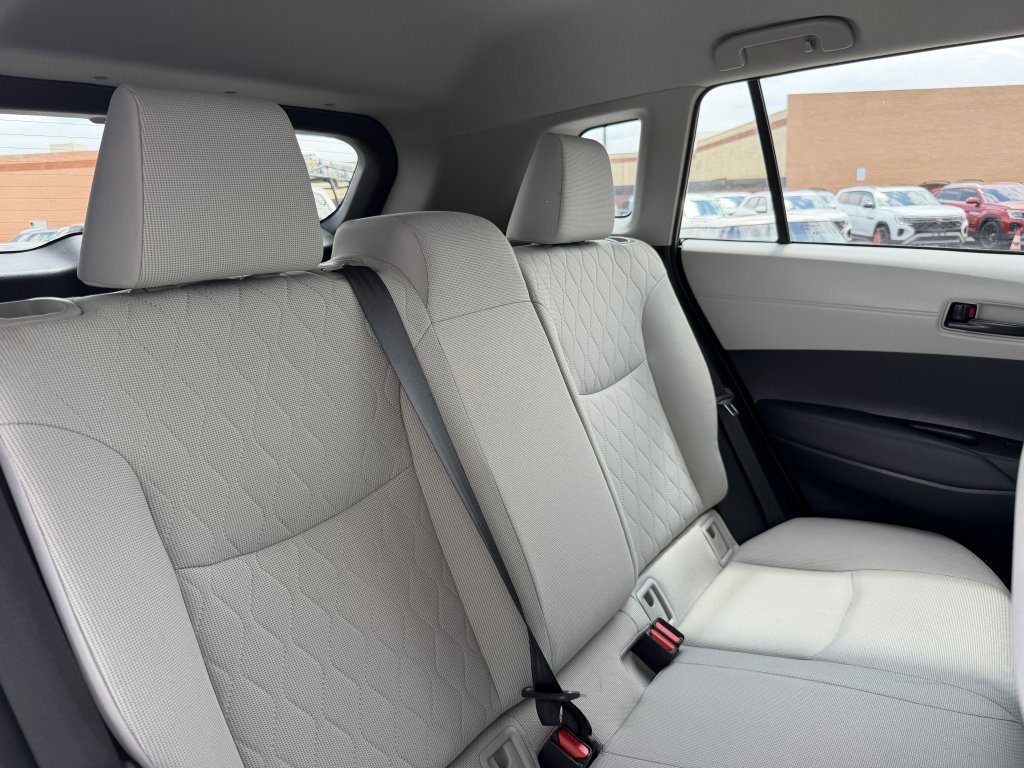Used 2022 Toyota Corolla Cross LE FWD image 38