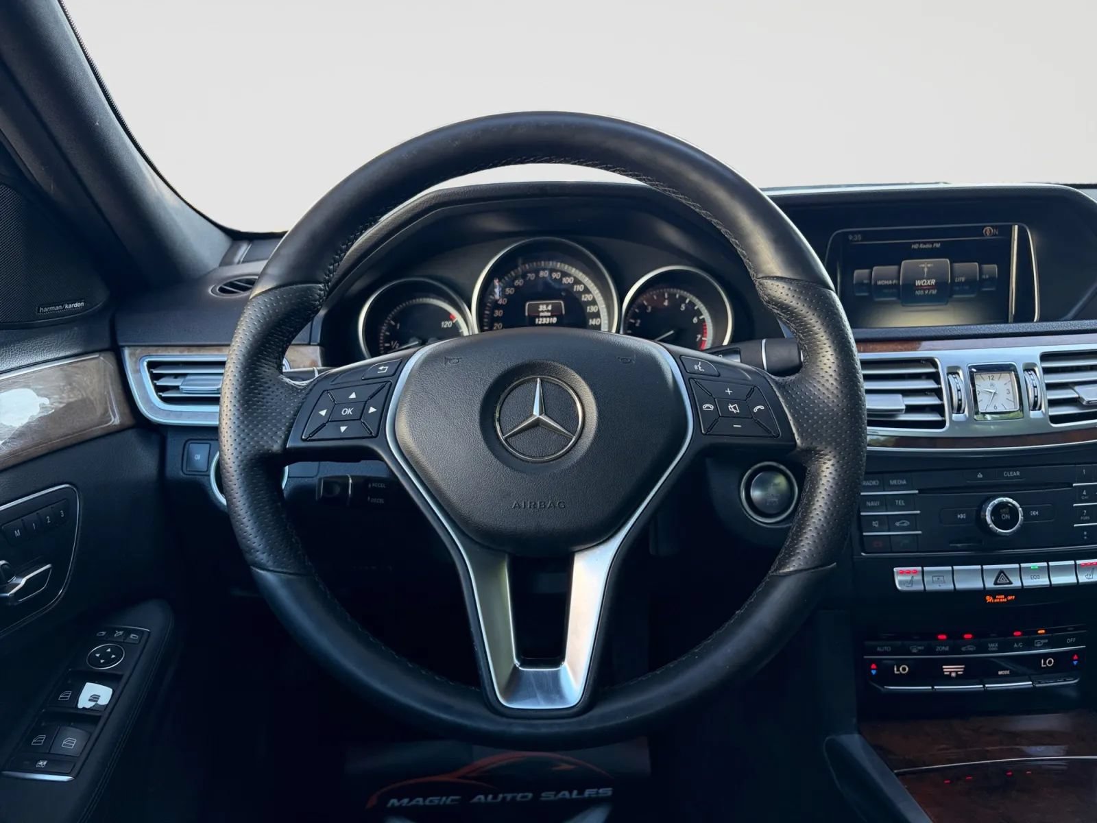 Used 2016 Mercedes-Benz E 350 4MATIC Sedan image 29