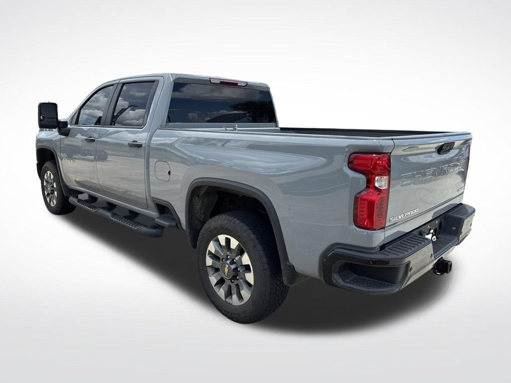 Used 2025 Chevrolet Silverado 2500 Custom w/ Custom Value Package AWD/4WD image 11