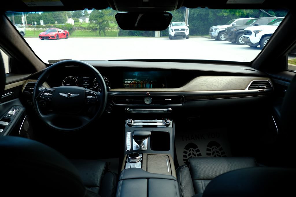 Used 2021 Genesis G90 3.3T Premium RWD image 30