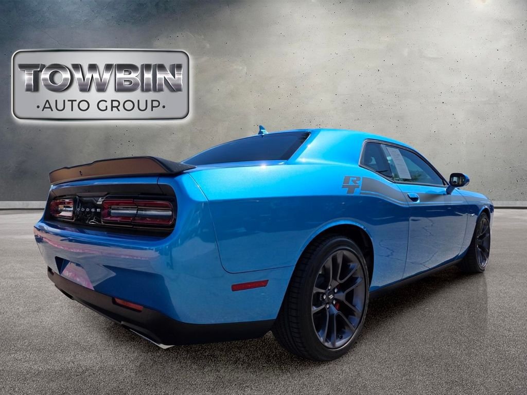 Used 2023 Dodge Challenger R/T w/ Performance Handling Group RWD image 4