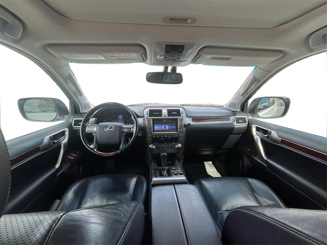 Used 2016 Lexus GX 460 Luxury w/ Preferred Accessory Package AWD/4WD image 23