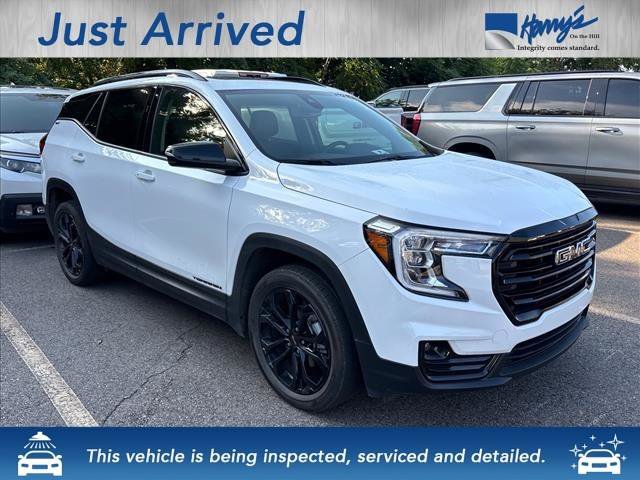 Used 2022 GMC Terrain SLT w/ Elevation Edition AWD/4WD image 3