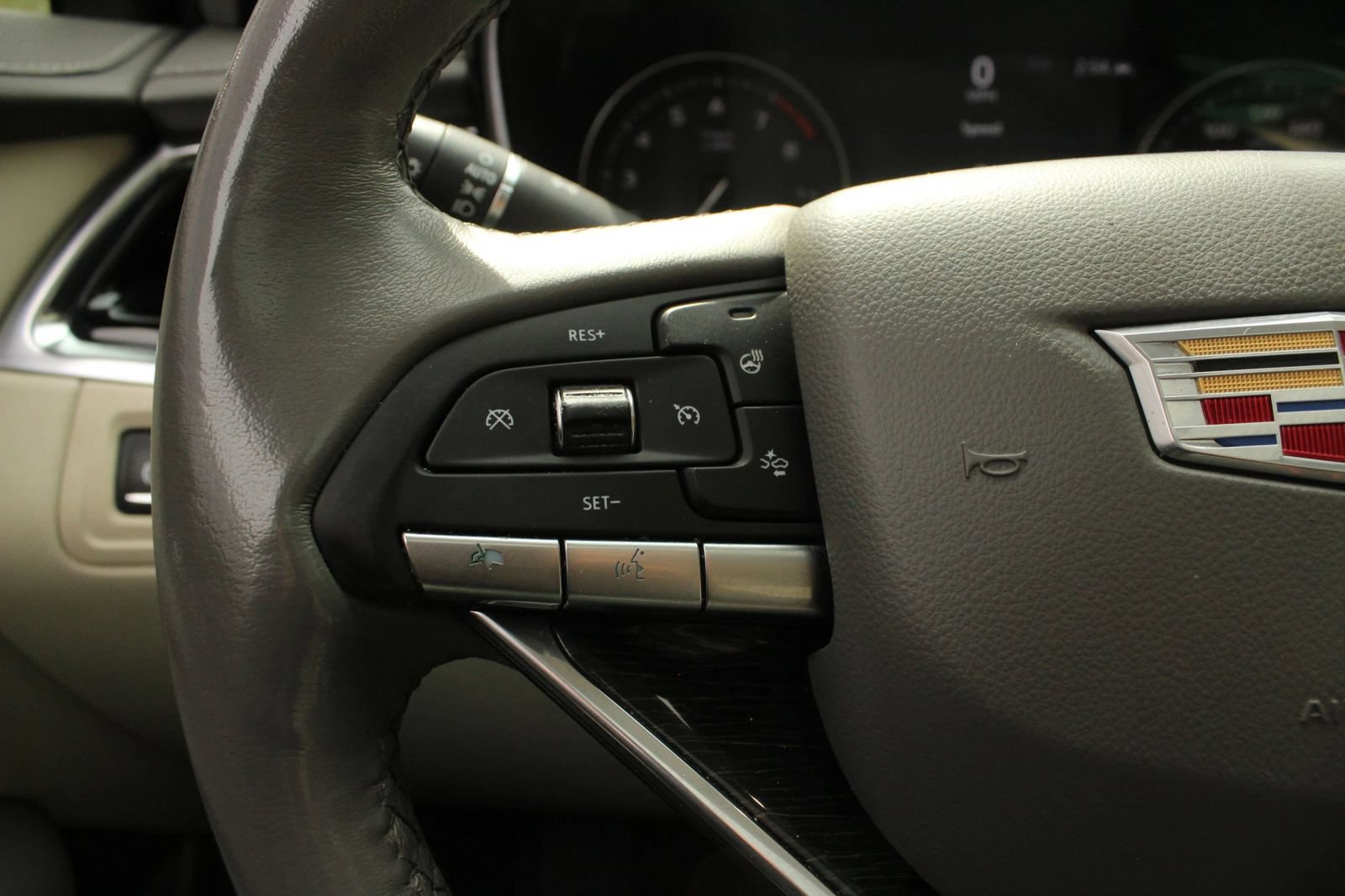 Used 2021 Cadillac XT6 Premium Luxury FWD image 32