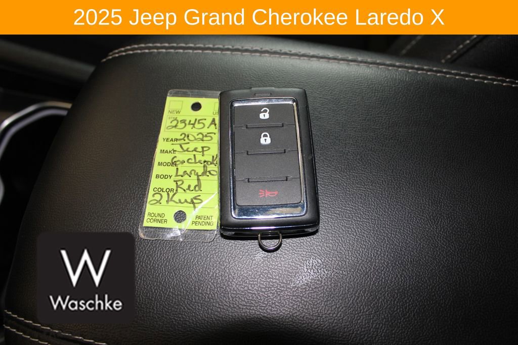 Used 2025 Jeep Grand Cherokee Laredo X w/ Trailer Tow Package AWD/4WD image 35
