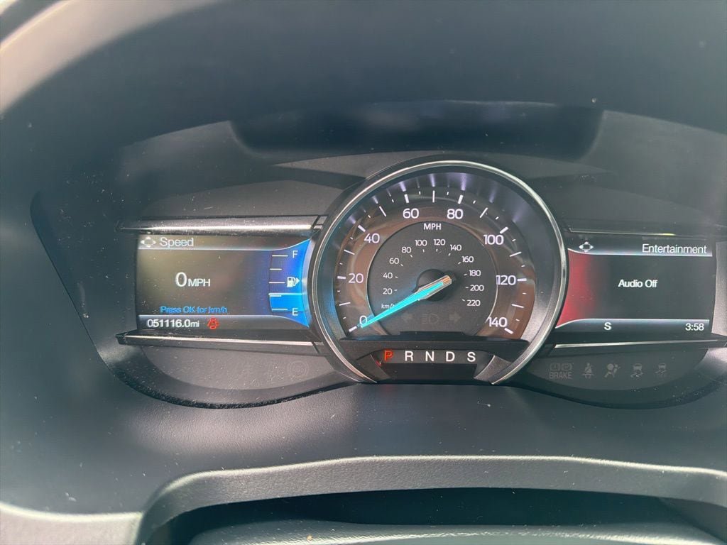 Used 2018 Ford Explorer XLT w/ Equipment Group 202A AWD/4WD image 17
