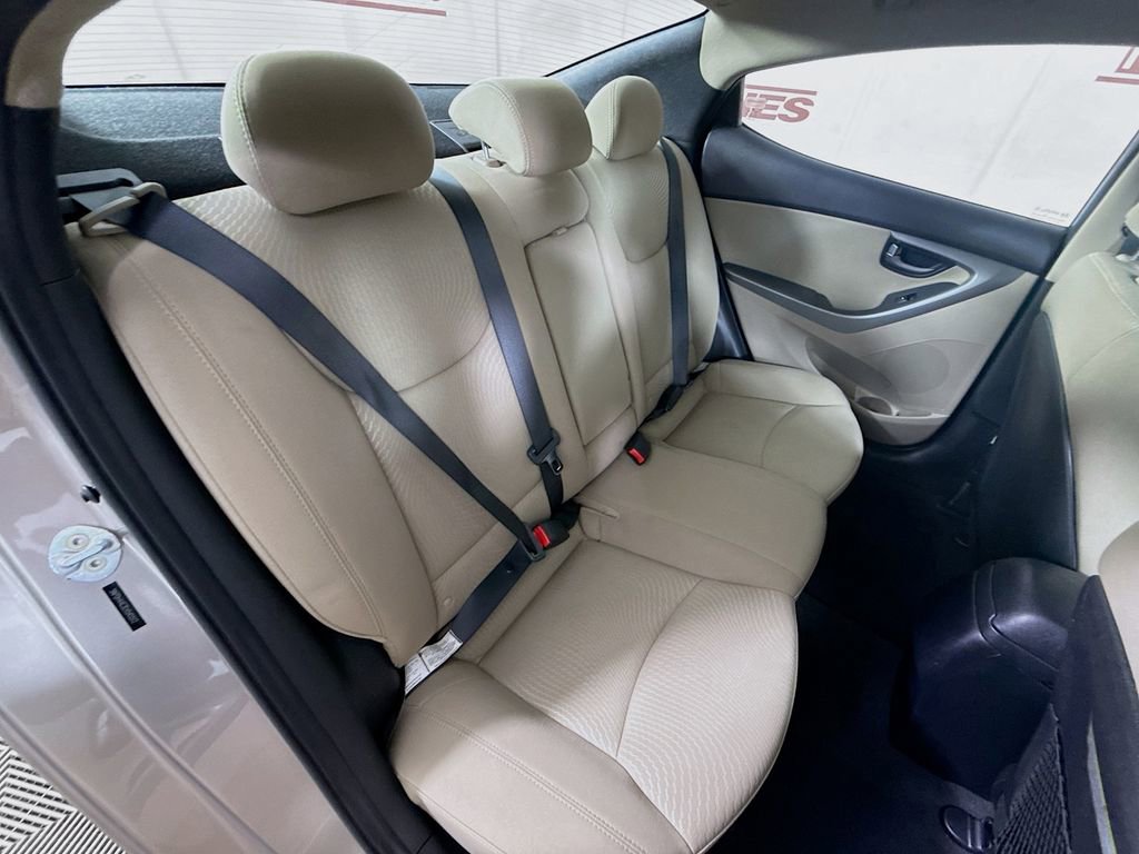 Used 2014 Hyundai Elantra SE w/ Option Group 02 FWD image 28