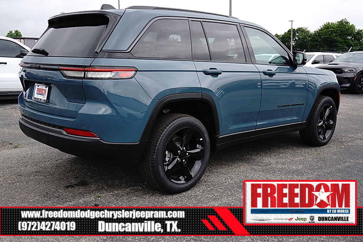 New 2026 Jeep Grand Cherokee Limited w/ Limited Altitude Package RWD image 5