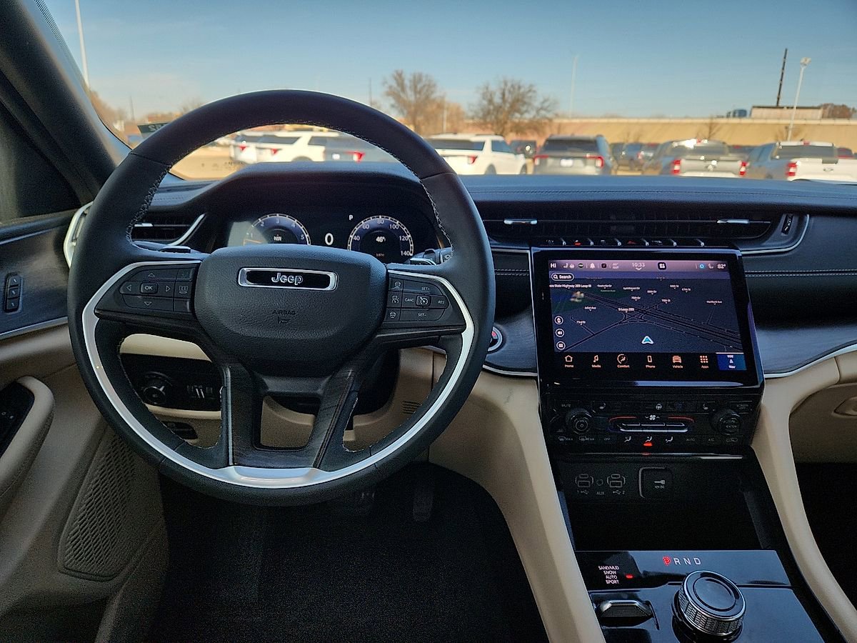 Used 2025 Jeep Grand Cherokee L Limited AWD/4WD image 6