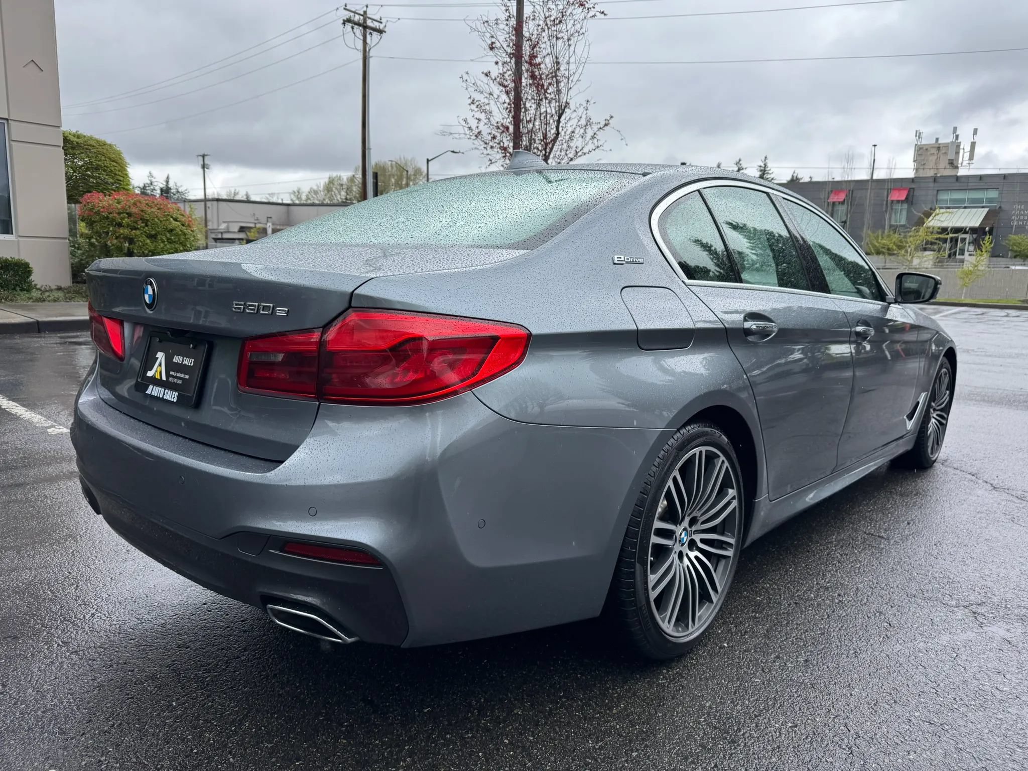 Used 2018 BMW 530e xDrive AWD/4WD image 10
