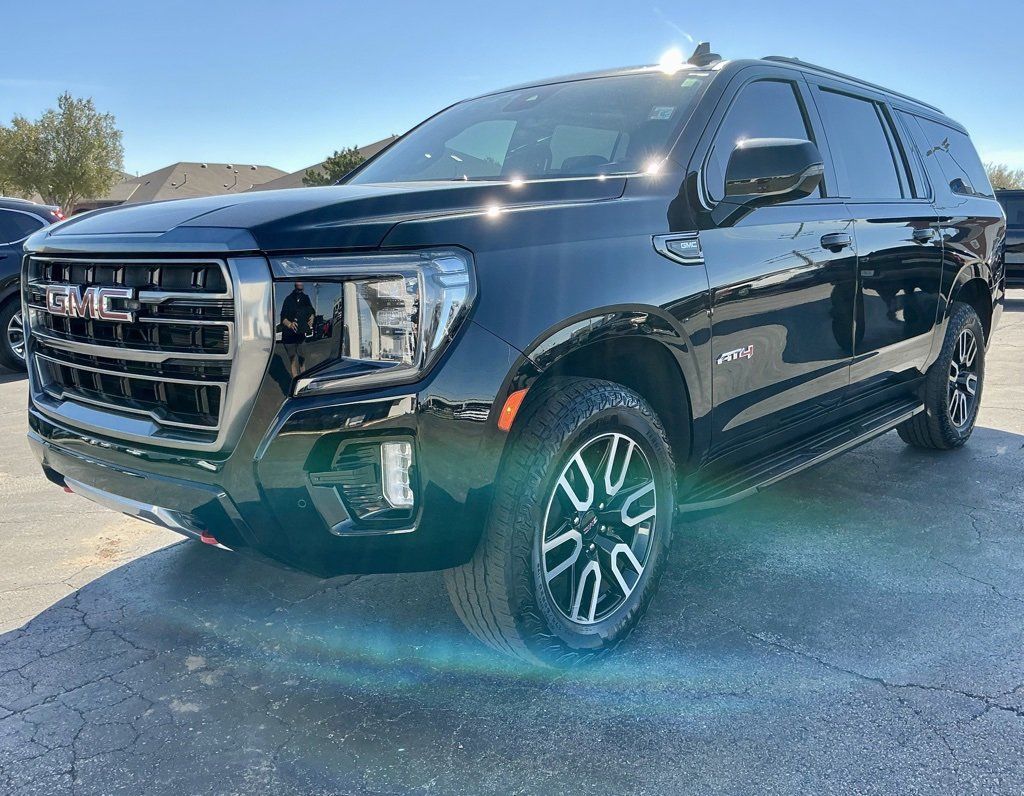 Used 2023 GMC Yukon XL AT4 image 5