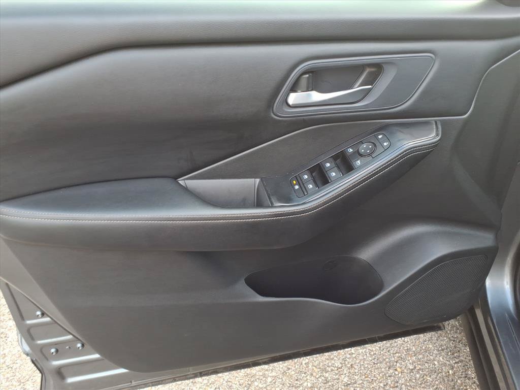 Used 2024 Nissan Rogue SV AWD/4WD image 22