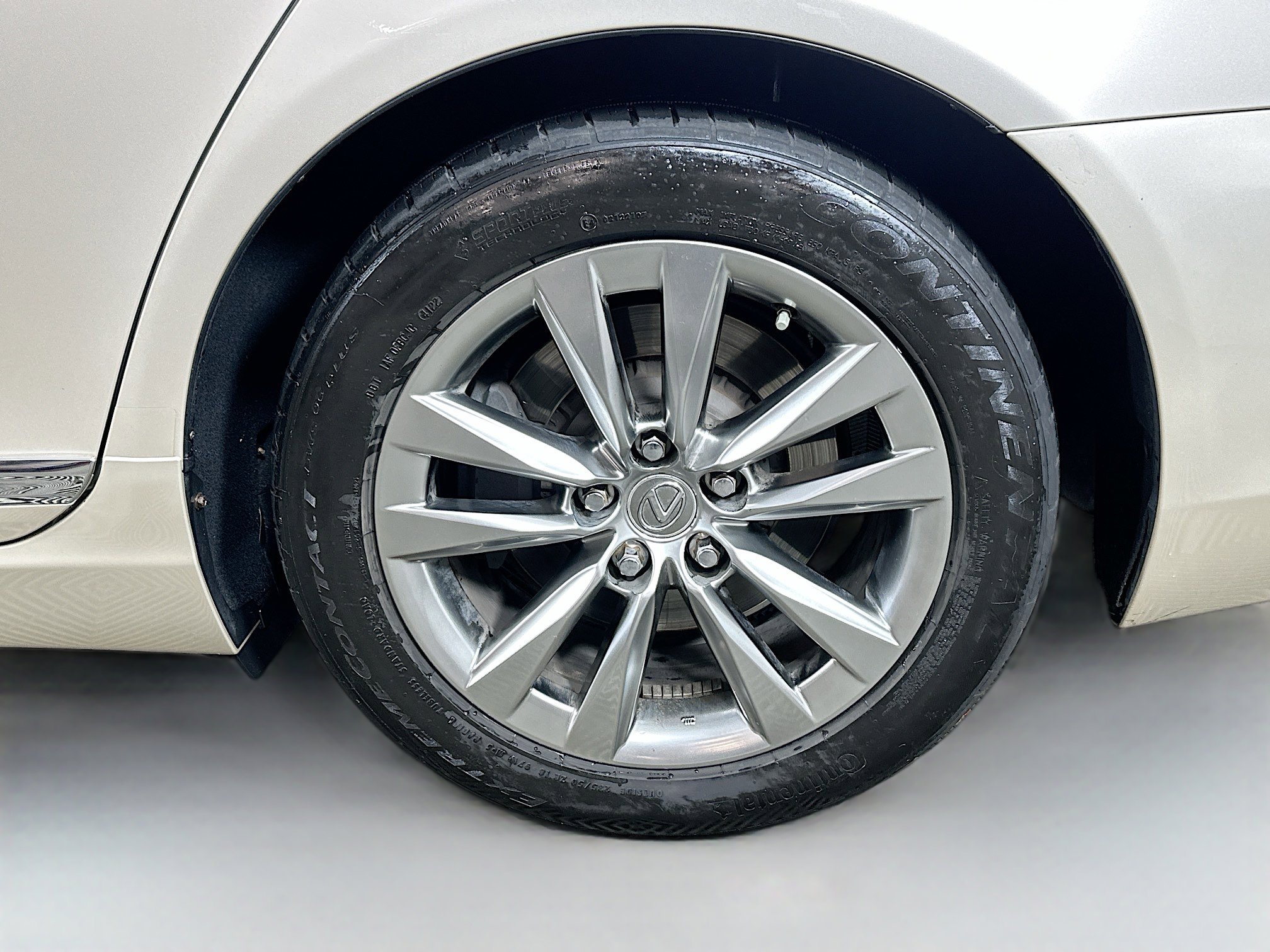 Used 2015 Lexus LS 460 AWD w/ Comfort Package image 32