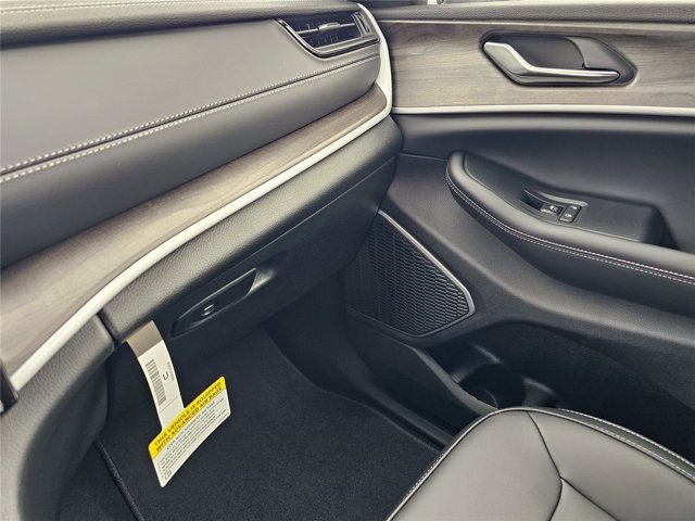 New 2026 Jeep Grand Cherokee Limited w/ Limited Altitude Package RWD image 58