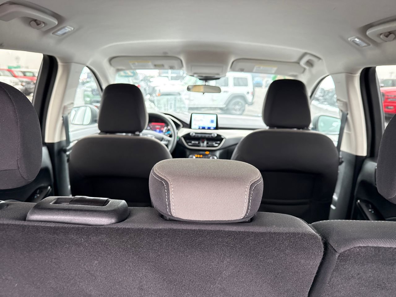 Used 2022 Ford Escape SE image 11