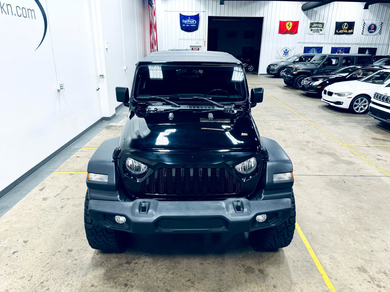 Used 2018 Jeep Wrangler Unlimited Sport S image 2