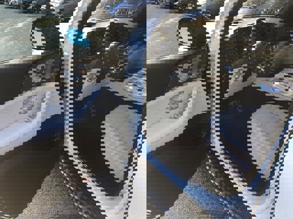 New 2026 Mercedes-Benz GLS 580 4MATIC image 10