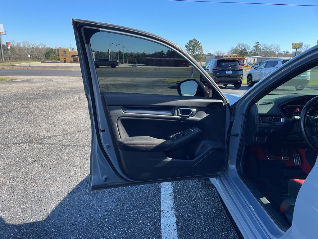 Used 2023 Honda Civic Type R image 9