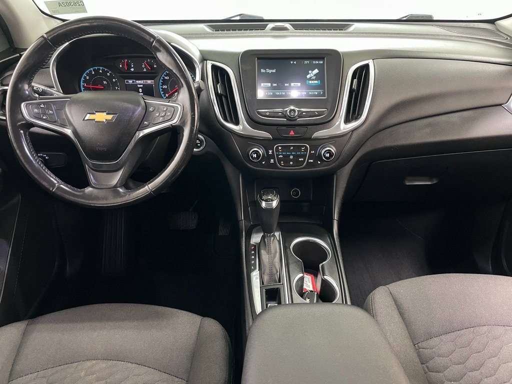 Used 2018 Chevrolet Equinox LT image 2