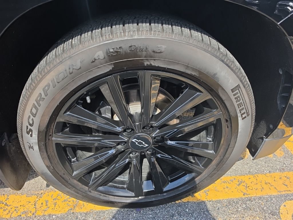 Used 2022 Chevrolet Tahoe RST w/ Luxury Package RWD image 6