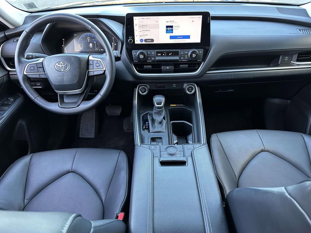 Used 2024 Toyota Grand Highlander Limited image 14